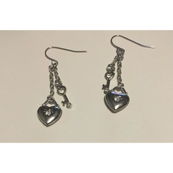 Pretty New Long Silver Hearts & Keys Necklace/Earring Set - Picture 3 of 3